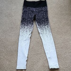 Stylish Black and White Athleta Leggings